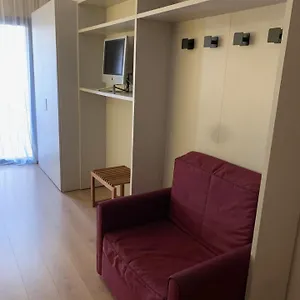 Aparthotel K, Figueres (Girona)